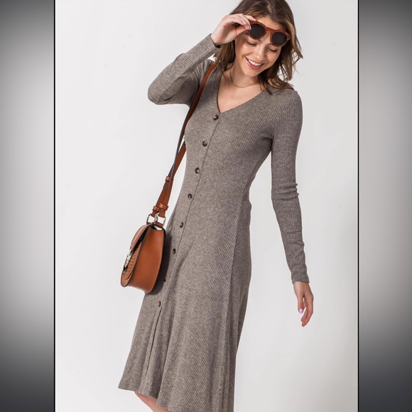 Monteau Los Angeles Knit Dress - Picture 1 of 5